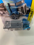 Hot Wheels 1/64 Fast-Bed Hauler Light Blue