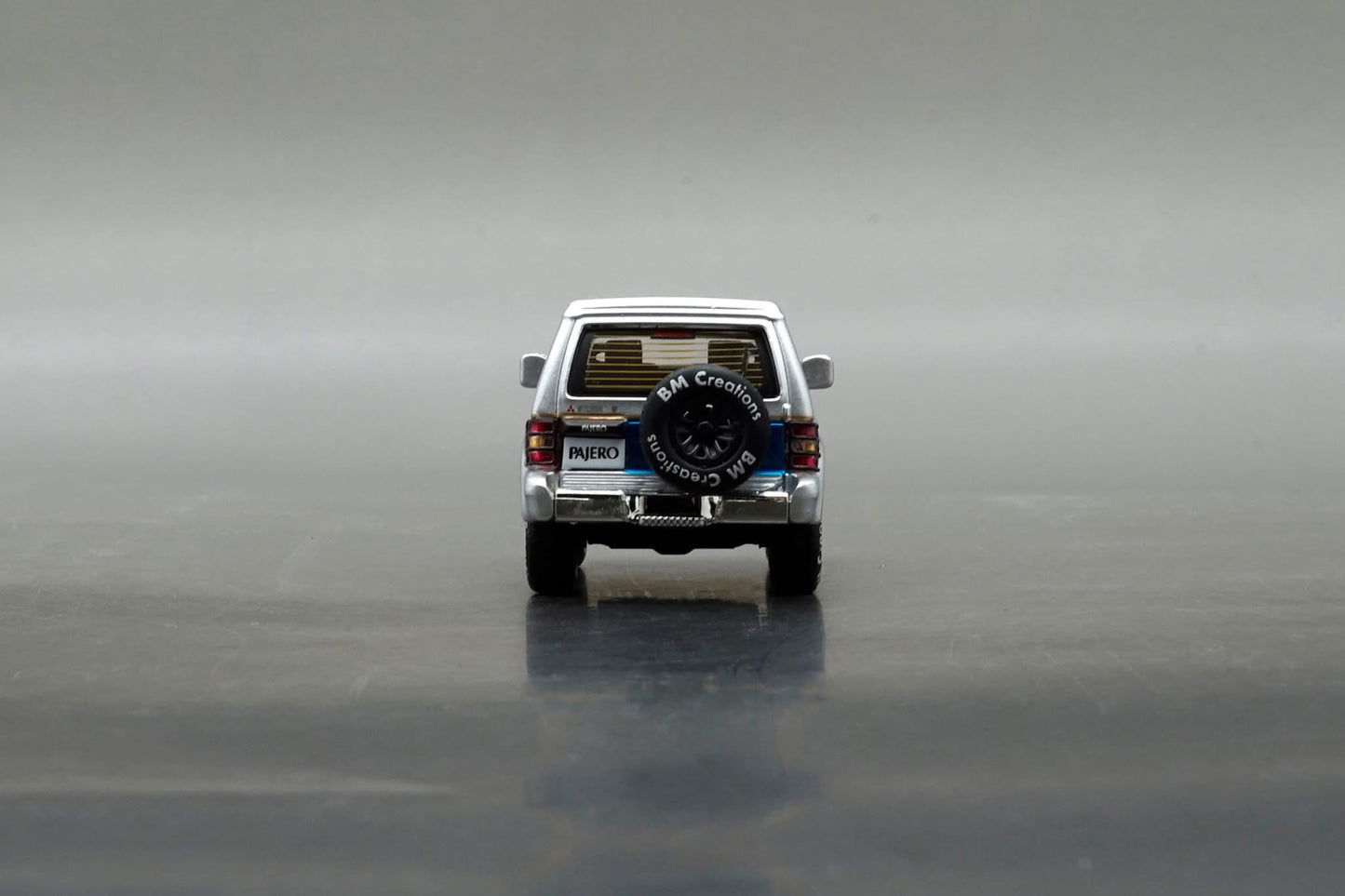 BM Creations 1/64 Mitsubishi Pajero Super Exceed Silver & Blue