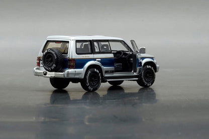 BM Creations 1/64 Mitsubishi Pajero Super Exceed Silver & Blue