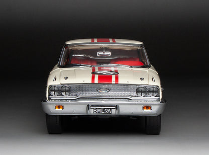 1/18 Sunstar 1963 Ford Galaxie 500/XL Racing #45 Jack Sears Winner 1963 British Saloon Car Championship