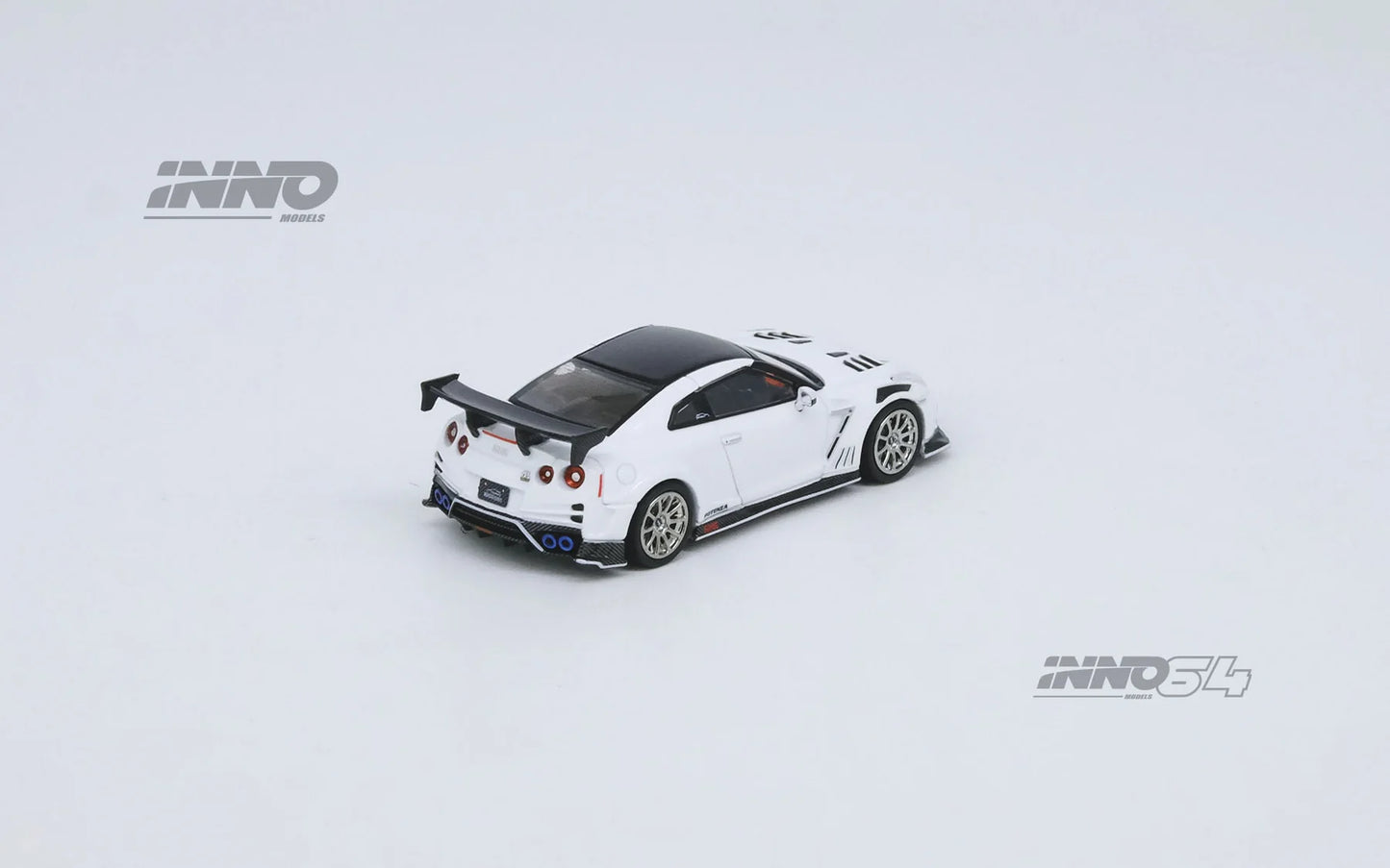 Inno64 1/64 Nissan GT-R (r35) Top Secret Tokyo Auto Salon 2021 White