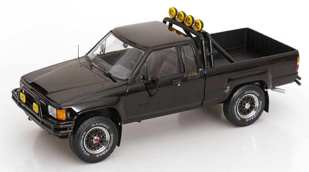 KK-Scale 1/18 1985 Toyota Truck Xtra Cab 4x4 Black - KKDC181561