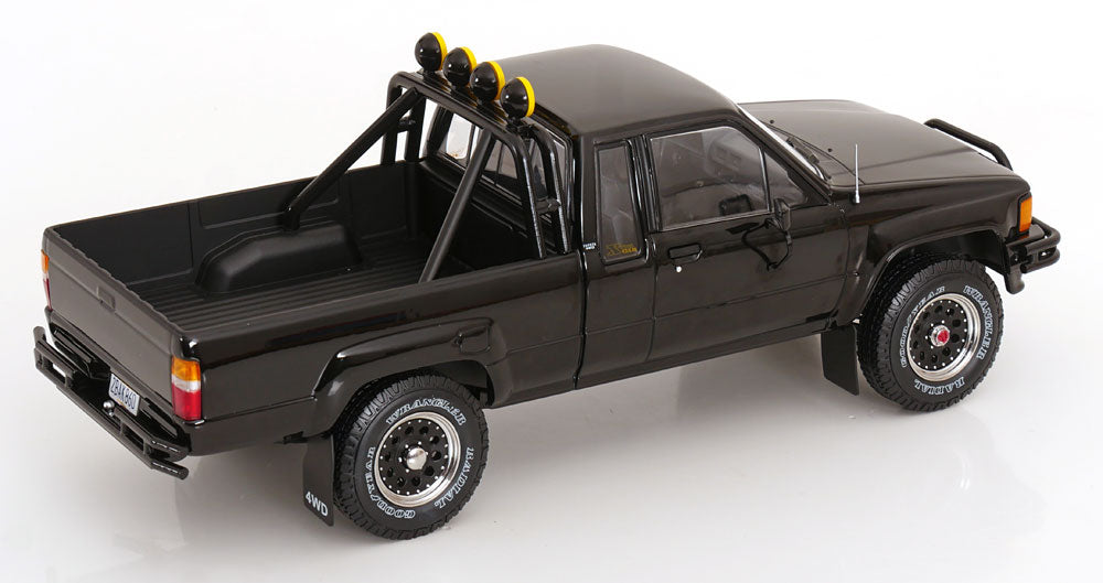 KK-Scale 1/18 1985 Toyota Truck Xtra Cab 4x4 Black - KKDC181561