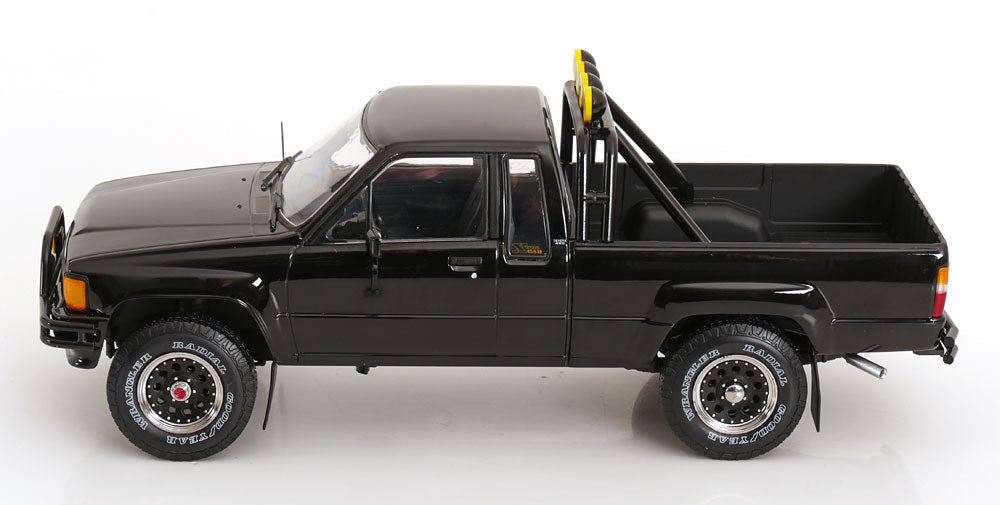 KK-Scale 1/18 1985 Toyota Truck Xtra Cab 4x4 Black - KKDC181561