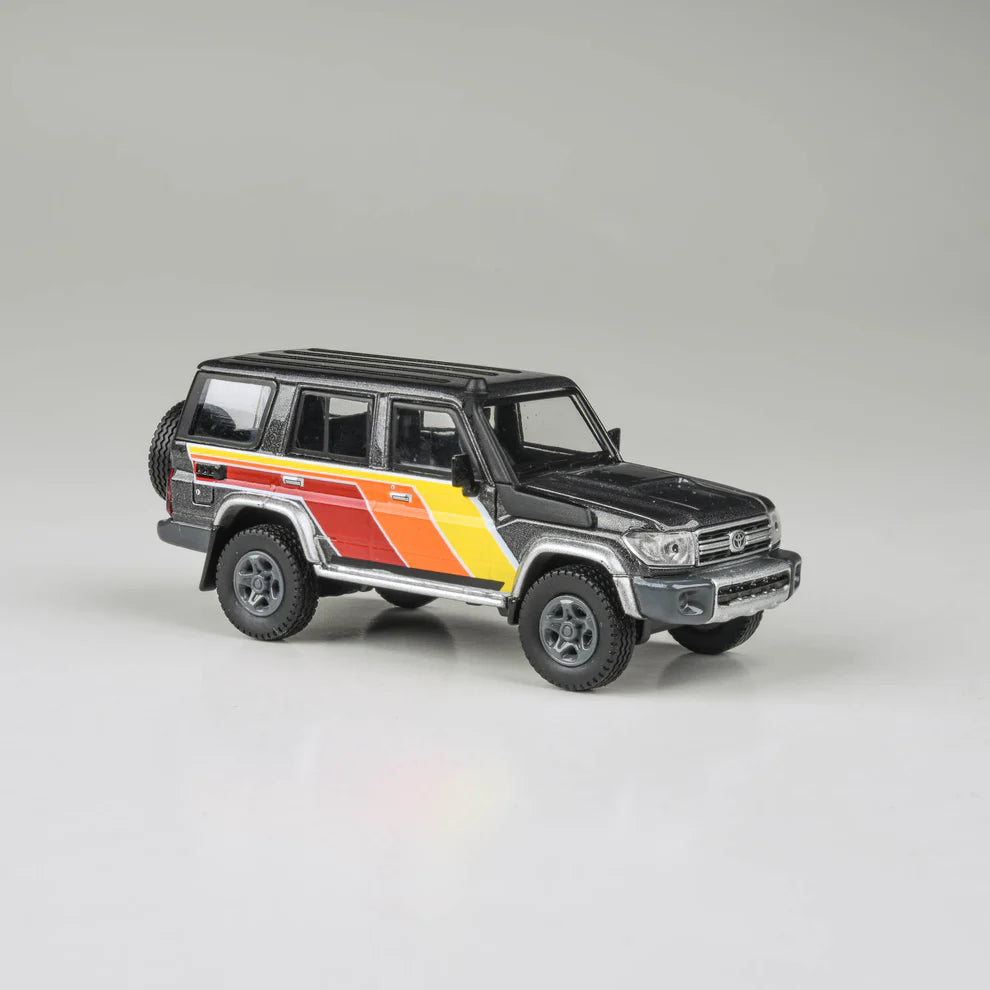 Para64 1/64 2014 Toyota Land Cruiser TRD Livery Dark Grey