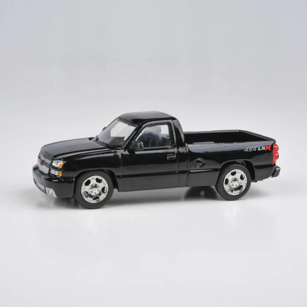 Para64 1/64 2006 Chevrolet Silverado Single Cab Onyx Black