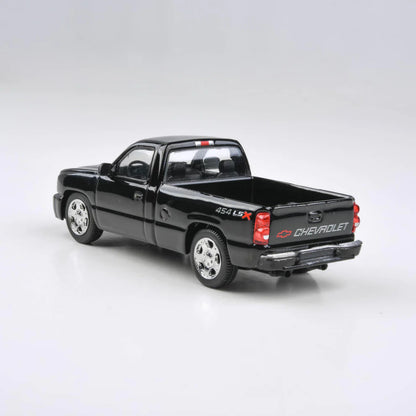 Para64 1/64 2006 Chevrolet Silverado Single Cab Onyx Black