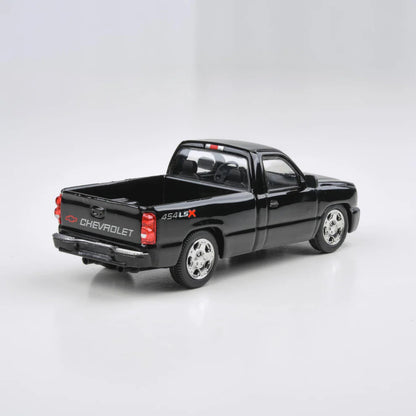 Para64 1/64 2006 Chevrolet Silverado Single Cab Onyx Black