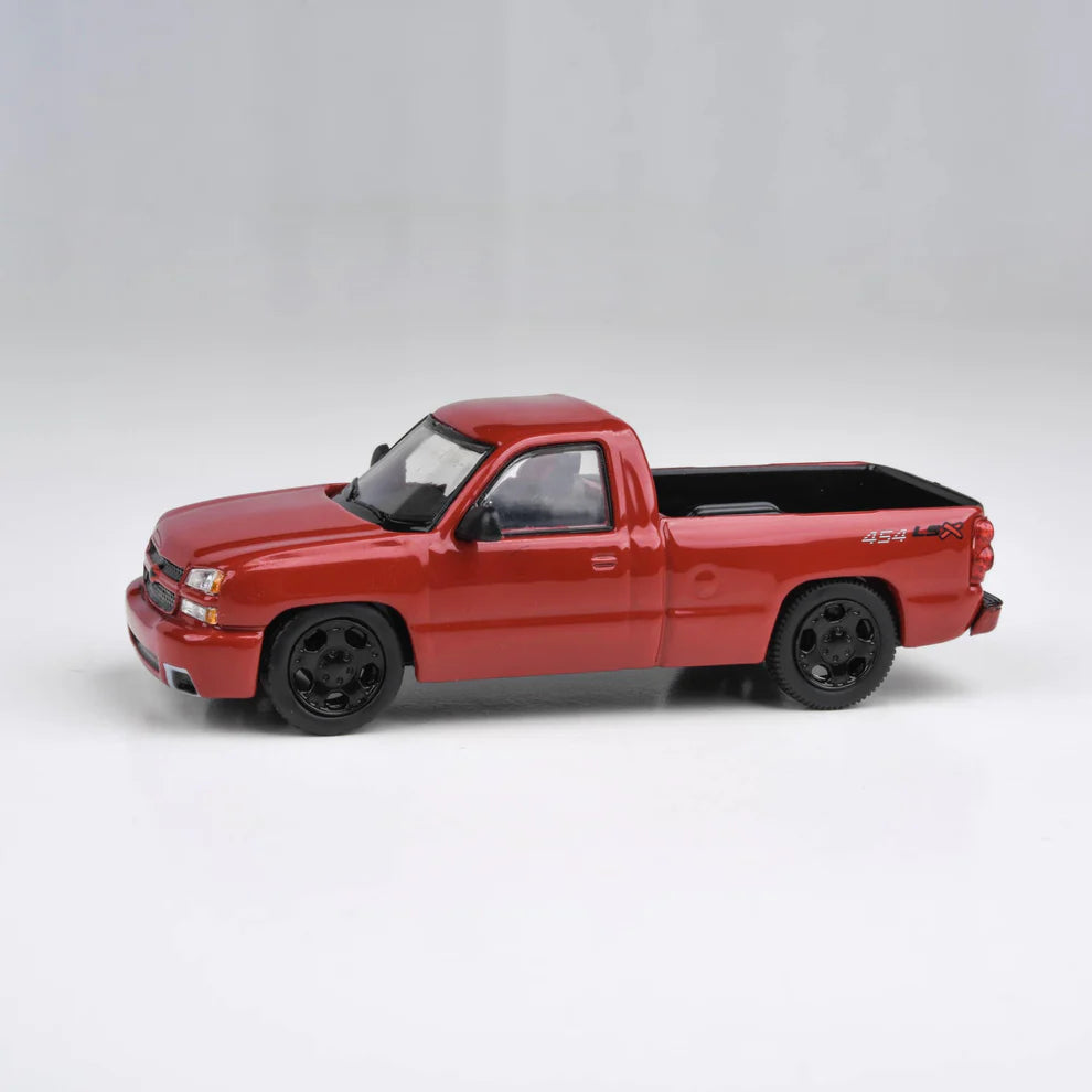Para64 1/64 2006 Chevrolet Silverado Single Cab Victory Red