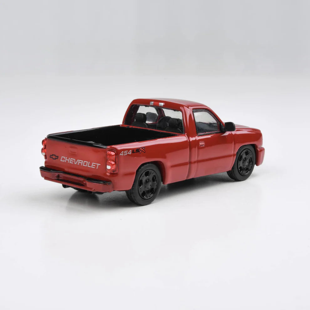 Para64 1/64 2006 Chevrolet Silverado Single Cab Victory Red