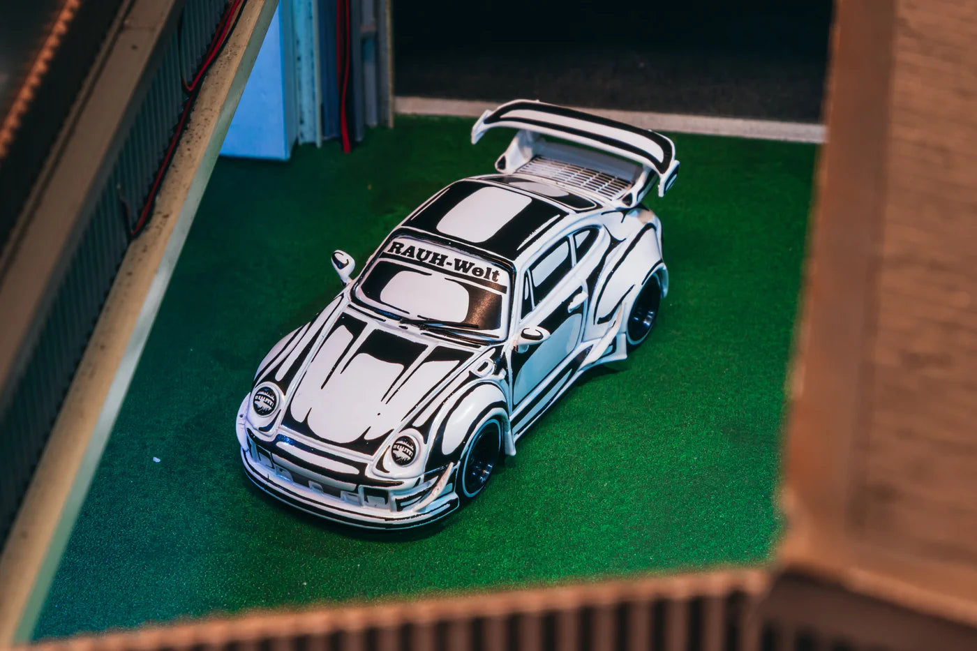 Tarmac Works 1/64 RWB 993 Designed by Joshua Vides - HOBBY64 White & Black - T64-TL017-JV