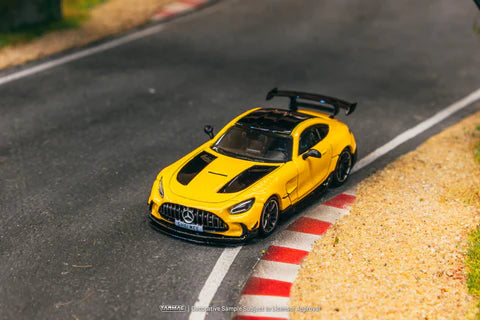 Tarmac Works 1/64 Mercedes-Benz AMG GT Black Series - SHMEE150 - GLOBAL64 Yellow
