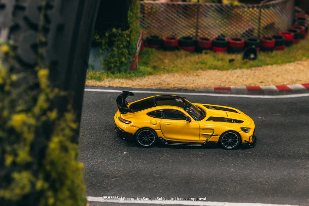 Tarmac Works 1/64 Mercedes-Benz AMG GT Black Series - SHMEE150 - GLOBAL64 Yellow