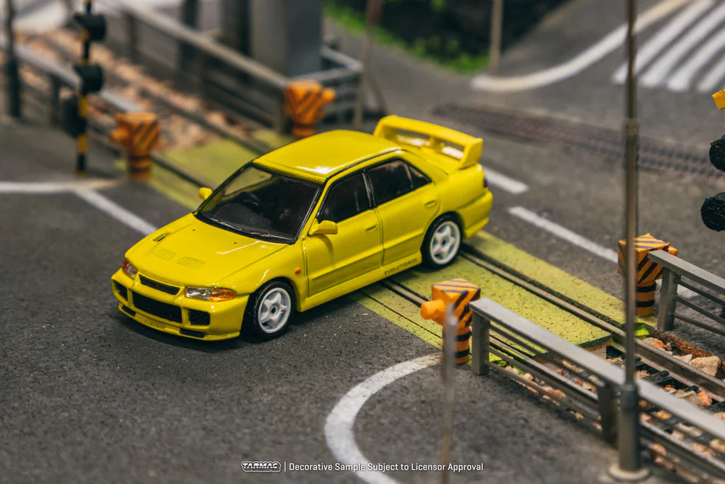 Tarmac Works 1/64 Mitsubishi Lancer GSR Evolution III Yellow with Tarmac Cards - GLOBAL64