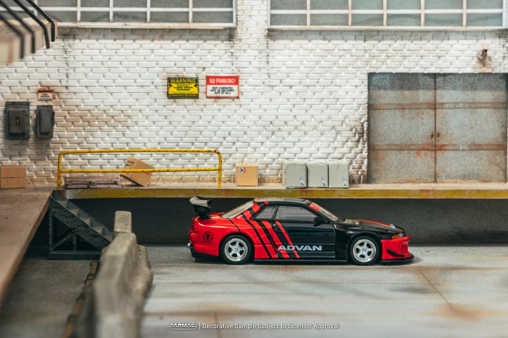 Tarmac Works 1/64  Nissan Skyline GT-R R32 Widebody Advan - JCCS Special Edition - GLOBAL64 Red & Black
