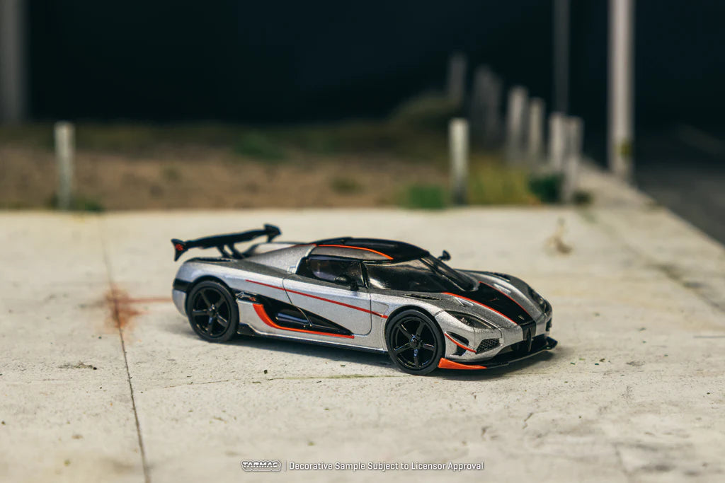 Tarmac Works 1/64 Koenigsegg Agera RS Moon Silver & Black - GLOBAL64 - T64G-TL005-MS - Damaged Box