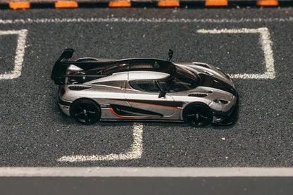 Tarmac Works 1/64 Koenigsegg One:1 Silver GLOBAL64 - T64G-TL054-SL