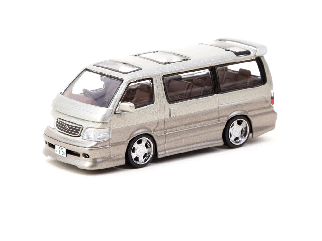 Tarmac Works 1/64 Toyota Hiace Wagon Custom Silver - ROAD64 - T64R-078-BR