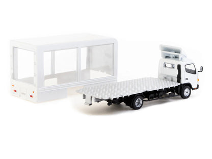 Tarmac Works 1/64 Mitsubishi Fuso Canter Mobile Display Truck - TRUCK64 White