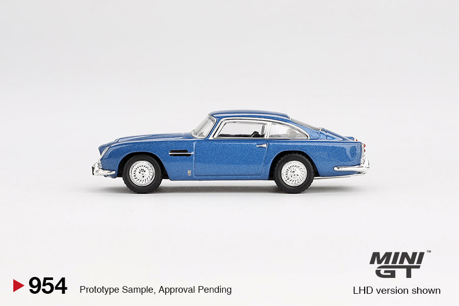Mini GT 1/64 Aston Martin DB5 Sierra Blue - MGT00954