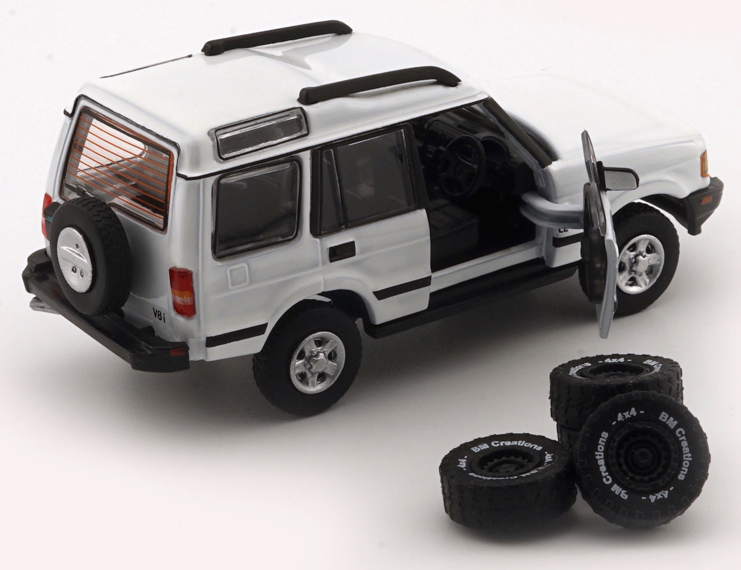 BM Creations 1/64 Land Rover 1998 Discovery 1 White - 64B0192