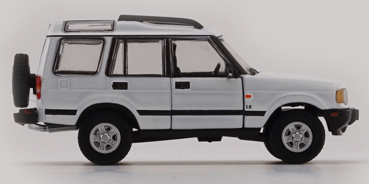BM Creations 1/64 Land Rover 1998 Discovery 1 White - 64B0192