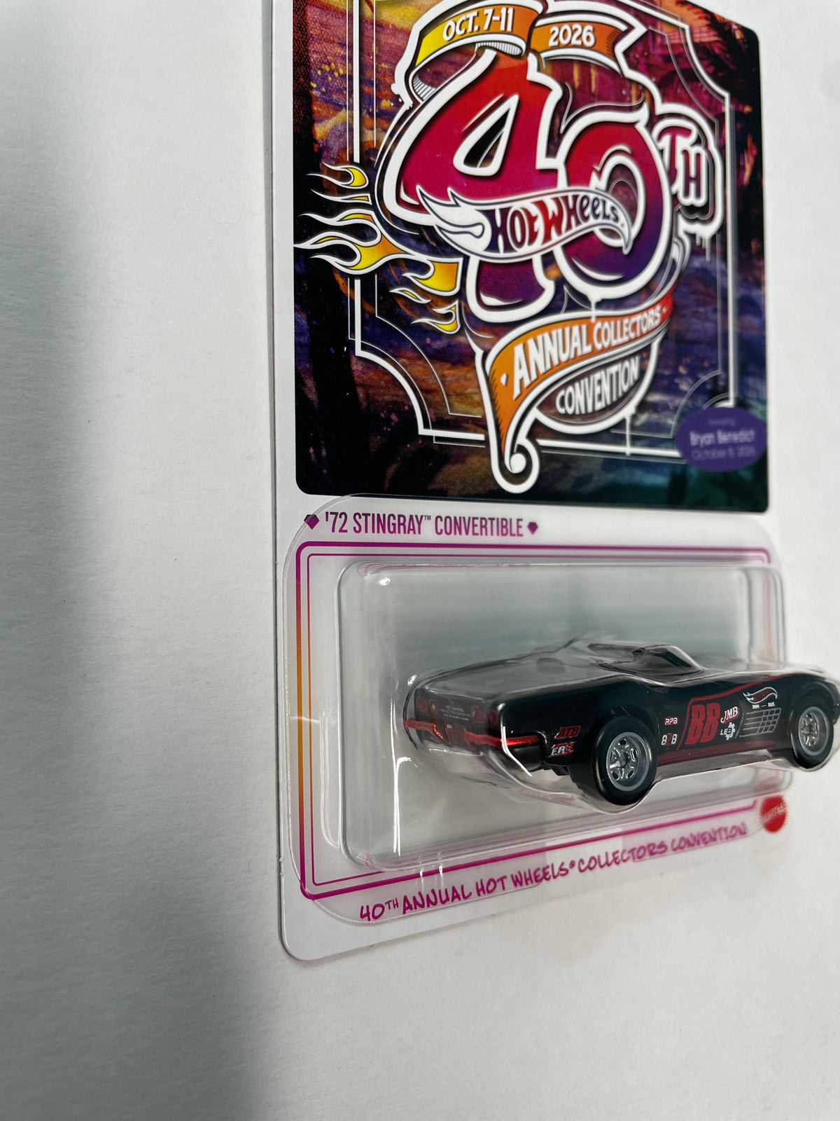 Hot Wheels 1/64 40th Annual Collectors Convention 2026 Dinner Kit '72 Corvette Stingray Convertible Black #2697 / T-Shirt (X-Large)/ Patch/ Pin