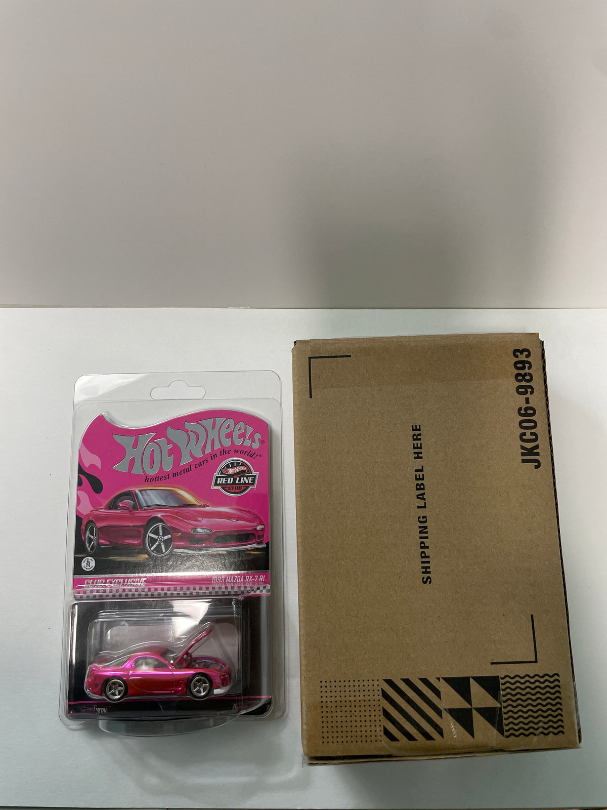Hot Wheels 1/64 RLC 2026 Club exclusive 1993 Mazda RX-7 R1 Pink - JKC06