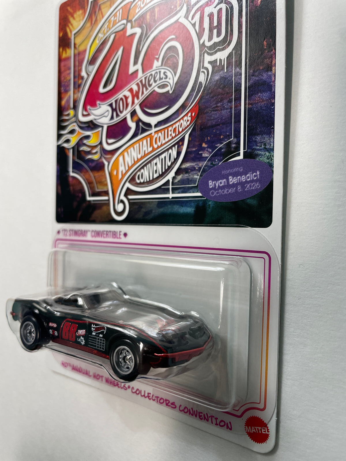 Hot Wheels 1/64 40th Annual Collectors Convention 2026 Dinner Kit '72 Corvette Stingray Convertible Black #2697 / T-Shirt (X-Large)/ Patch/ Pin