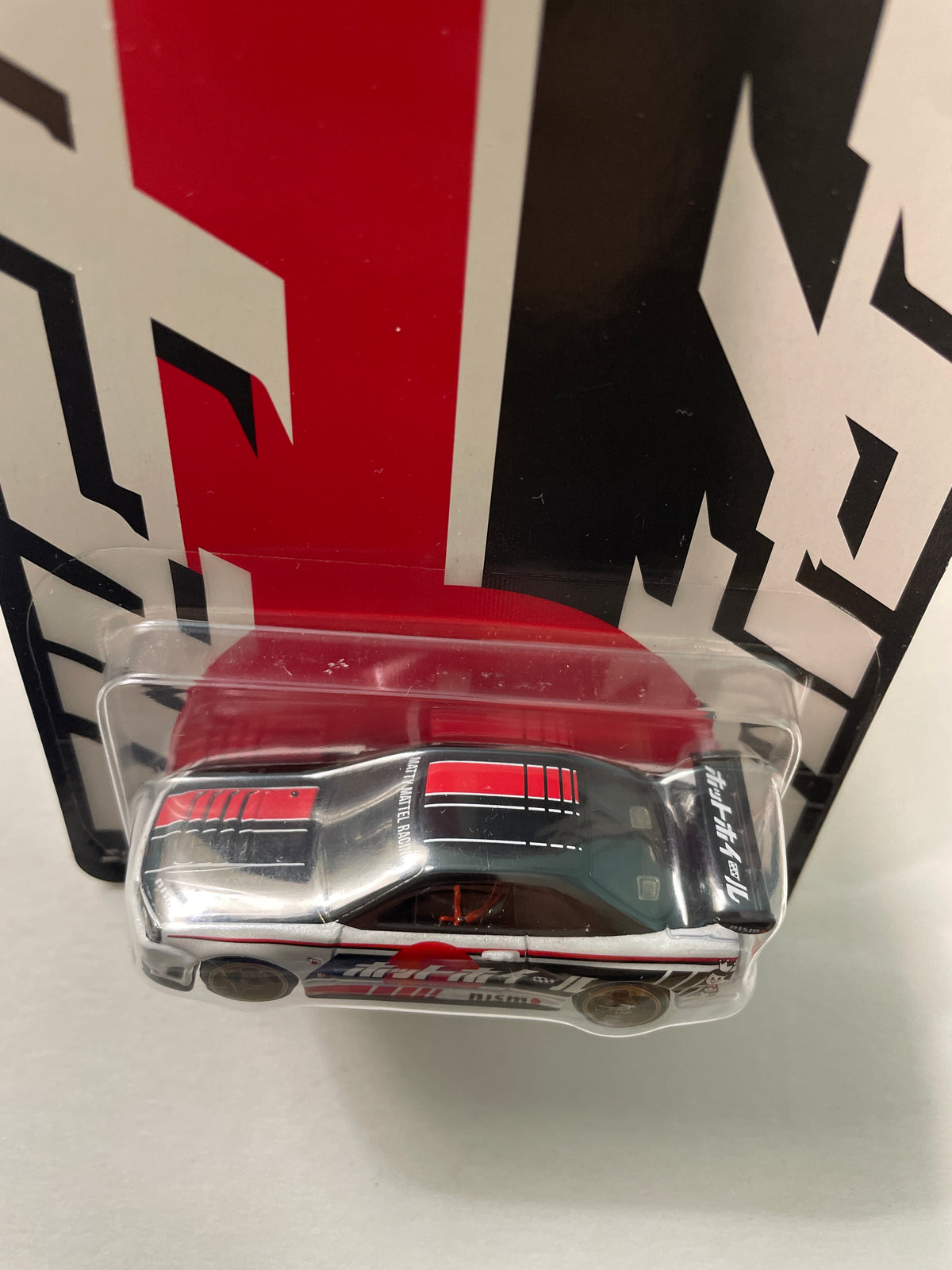 Hot Wheels 1/64 Japan Convention Left Facing Nissan Skyline GT-R (BNR34) Black/ White - HWF37-Z210 MO HT P