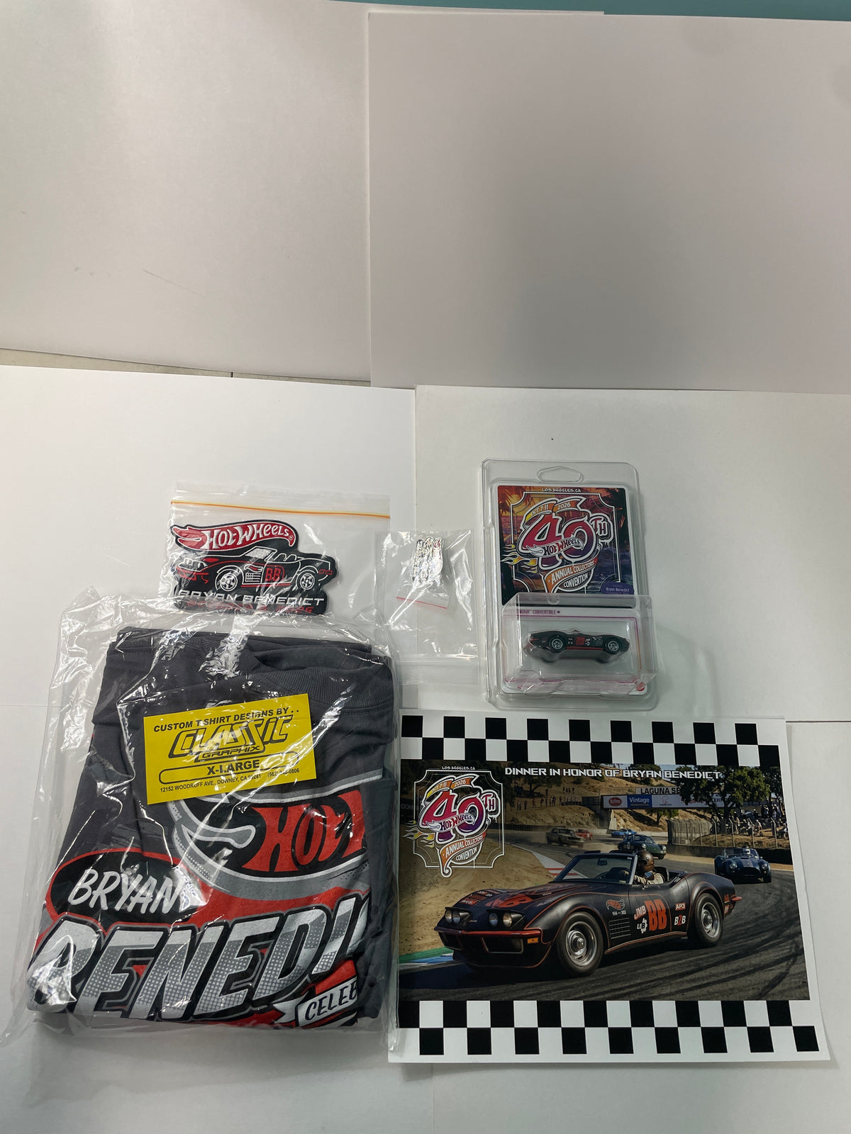 Hot Wheels 1/64 40th Annual Collectors Convention 2026 Dinner Kit '72 Corvette Stingray Convertible Black #2699 / T-Shirt (X-Large)/ Patch/ Pin/ E-Sheet (Read description)