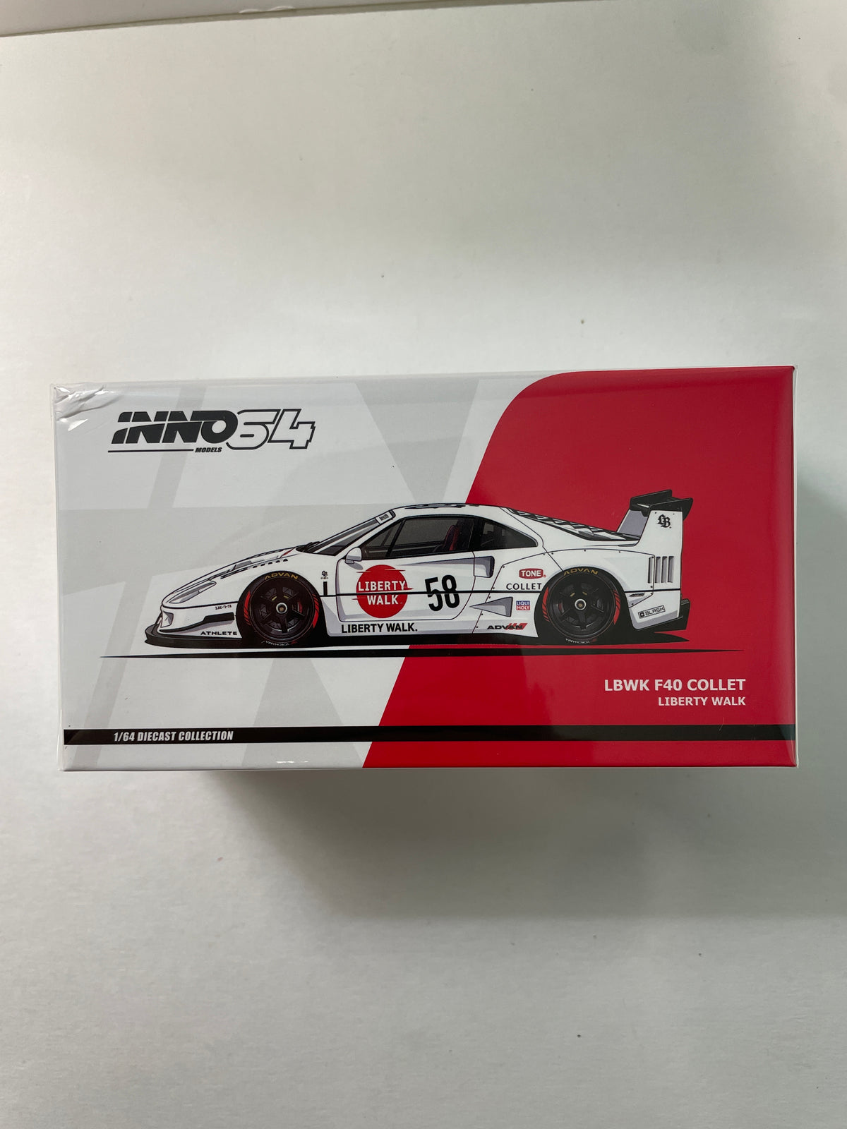 Inno64 1/64 LBWK Ferrari F40 Collet White - IN64-LBWKF40-COLLET -Damaged Box
