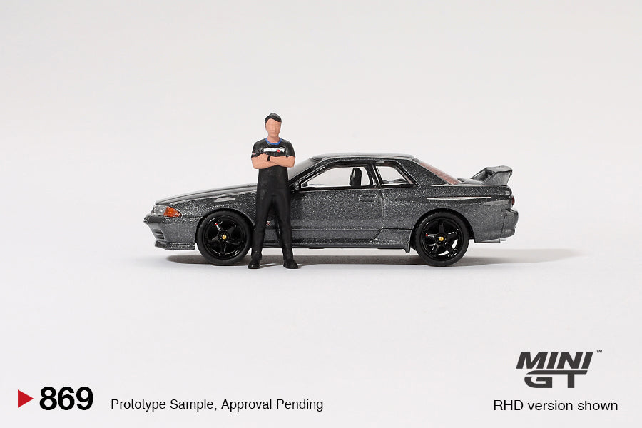 Mini GT 1/64 Nissan Skyline GT-R (R32) Gunmetal W/ Matsuda Figure Tsugio Matsuda Collection Black - MGT00869