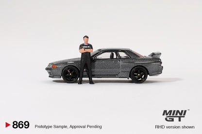 Mini GT 1/64 Nissan Skyline GT-R (R32) Gunmetal W/ Matsuda Figure Tsugio Matsuda Collection Black - MGT00869