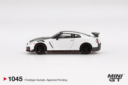 Mini GT 1/64 Nissan GT-R Nismo (R35) 2024 Brilliant White Pearl - MGT01045