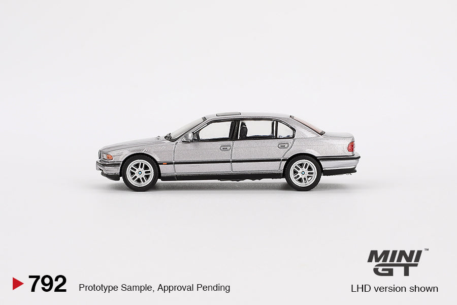 Mini GT 1/64 BMW 750IL Aspen Silver Metallic - MGT00792