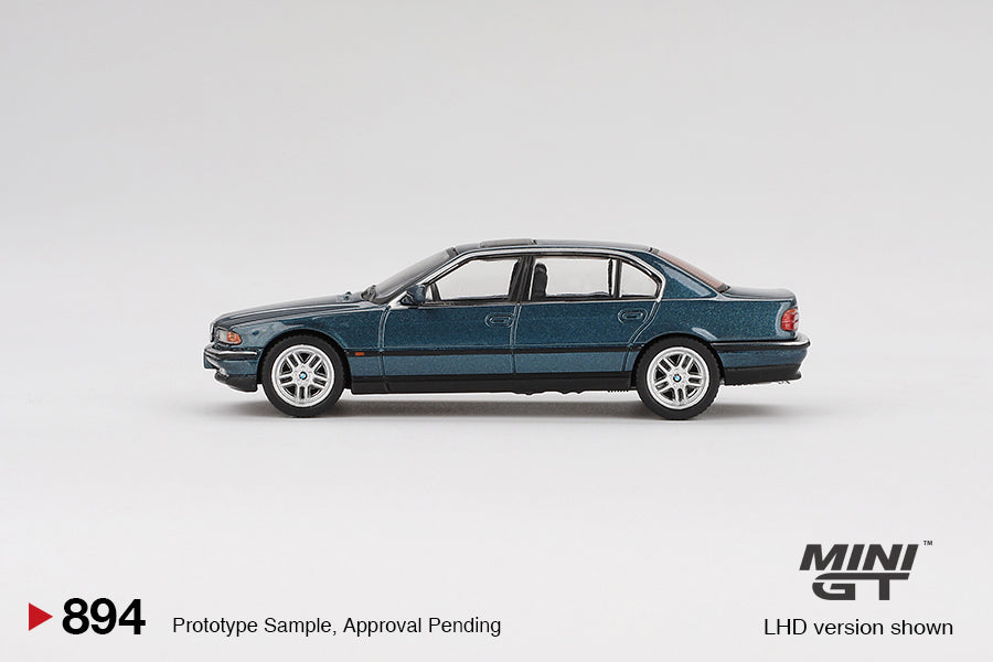 Mini GT 1/64 BMW 750IL Sorrento Blue Metallic - MGT00894