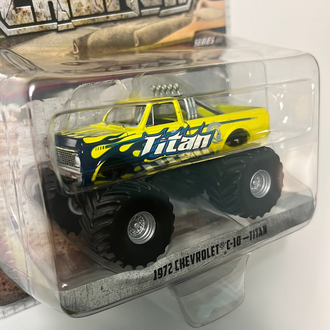 1/64 Greenlight Kings of Crunch Series 11 1972 Chevrolet C-10 Titan