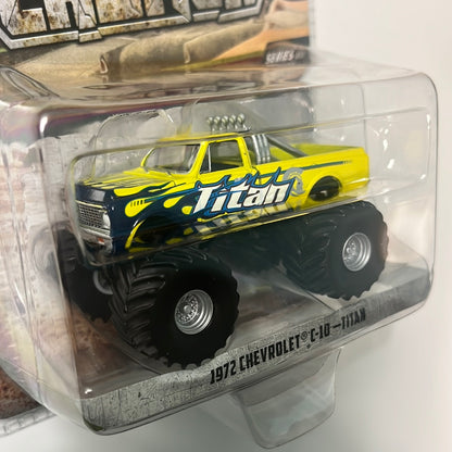 1/64 Greenlight Kings of Crunch Series 11 1972 Chevrolet C-10 Titan