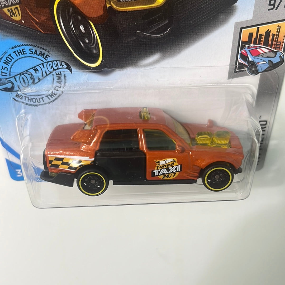Hot Wheels Time Attaxi Orange