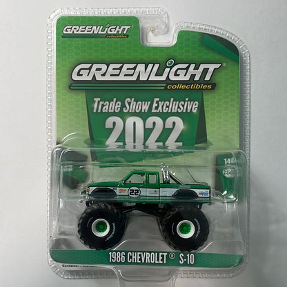 Greenlight 1/64 1986 Chevrolet S-10 Monster Truck - Trade Show Exclusive 2022 Green