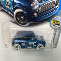 Hot Wheels 1/64 Morris Mini HW Snow Stormers Blue - Damaged Card