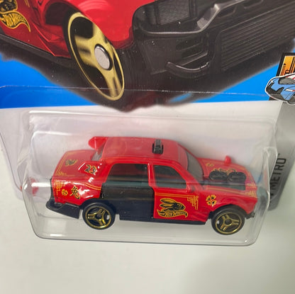 Hot Wheels 1/64 Time Attaxi Red - Damaged Card