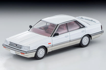 1/64 Tomica Limited Vintage Neo LV-N282a Nissan Skyline 4-door HT GT Passage Twin Cam 24V (White/Beige) 86