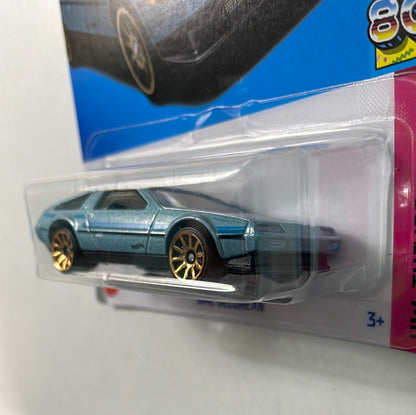 Hot Wheels 1/64 DMC Delorean Blue
