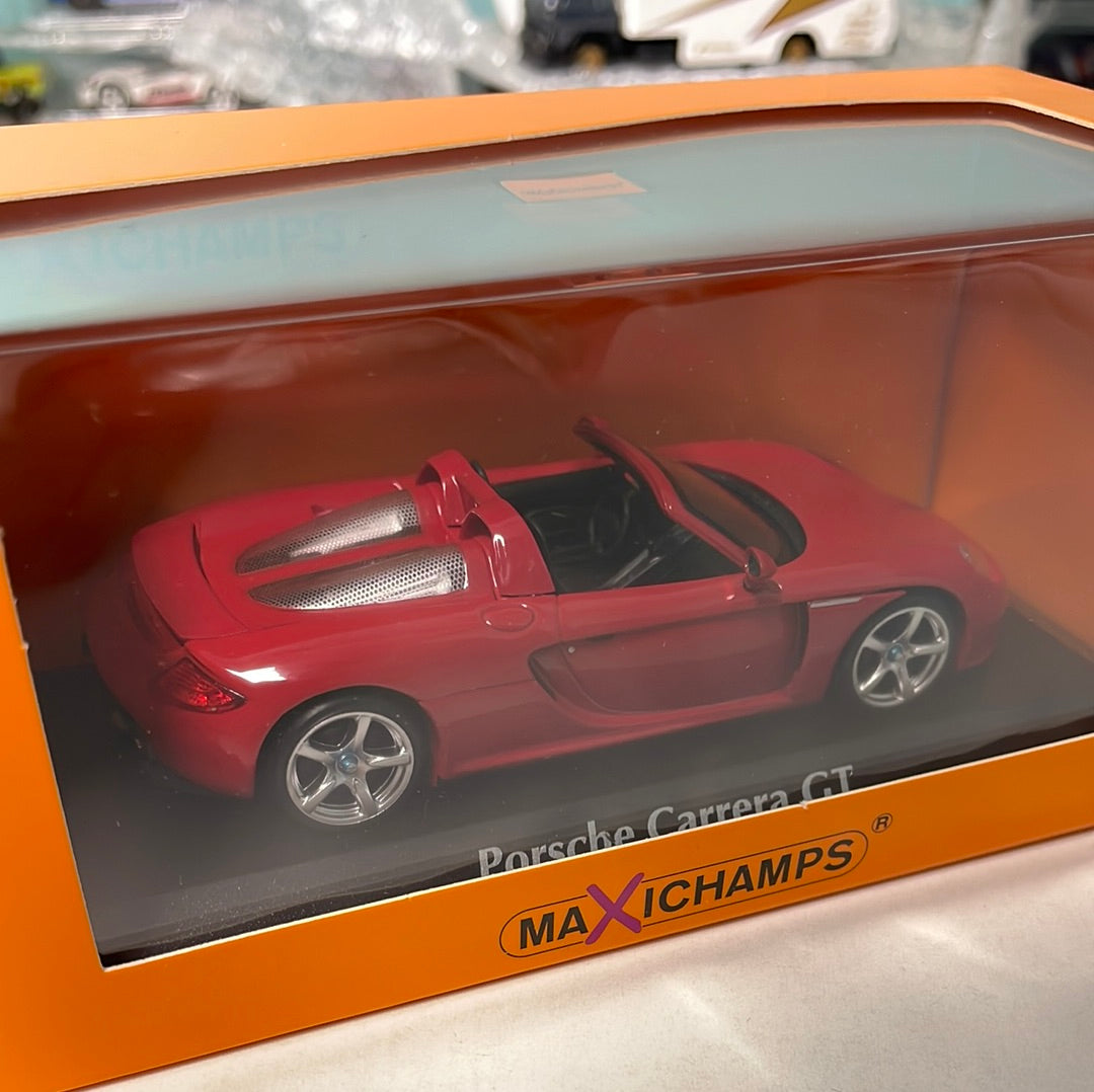 Maxichamps 1/43 Porsche Carrera GT 2003 Red