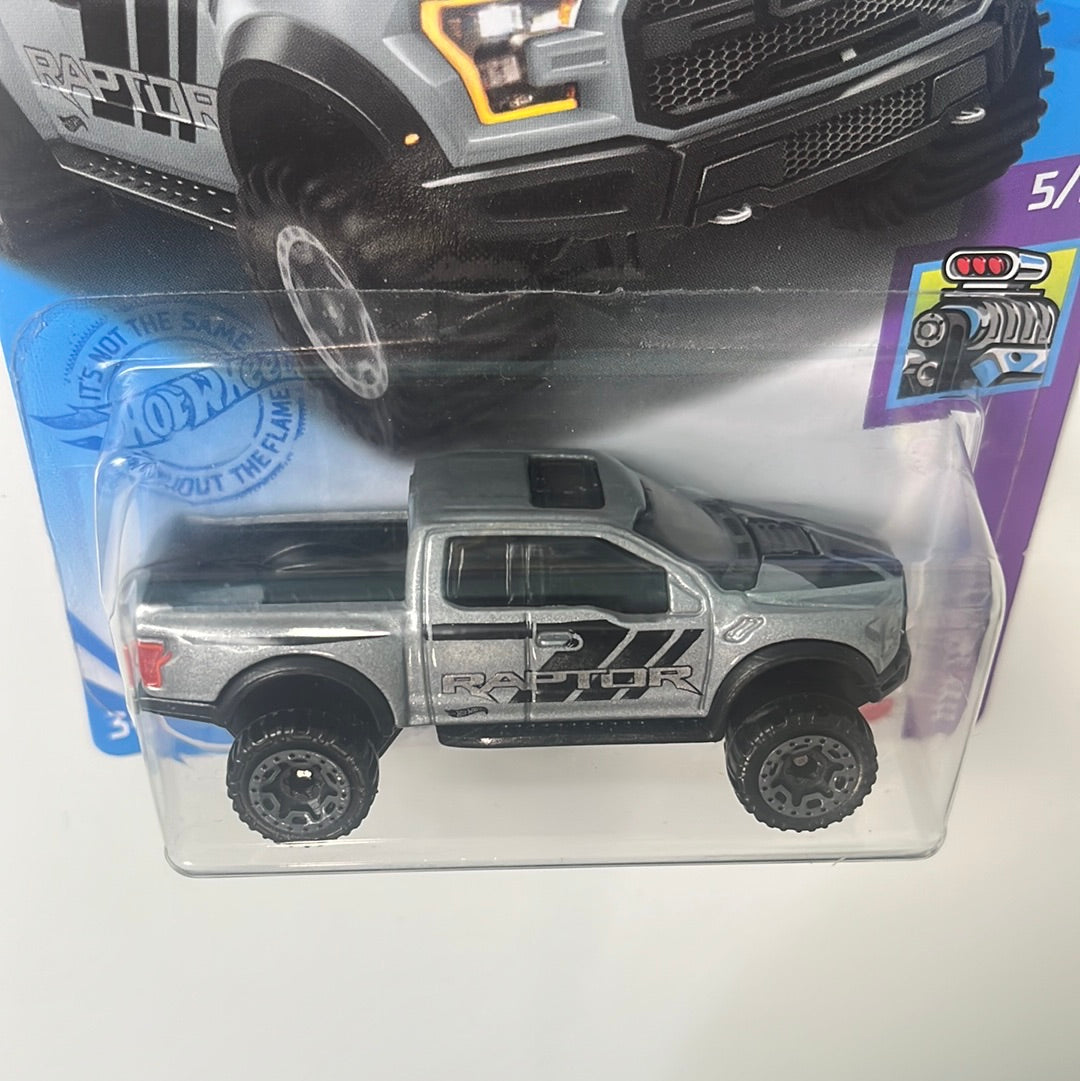 Hot Wheels 1/64 ‘17 Ford F-150 Raptor Grey