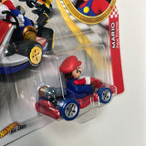 Hot Wheels Mario Kart Mario w/ Pipe Frame