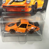 Matchbox 1/64 70 Years Moving Parts Porsche 911 Turbo Orange