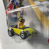 Hot Wheels 1/64 Mario Kart Lakitu w/ Sports Coupe